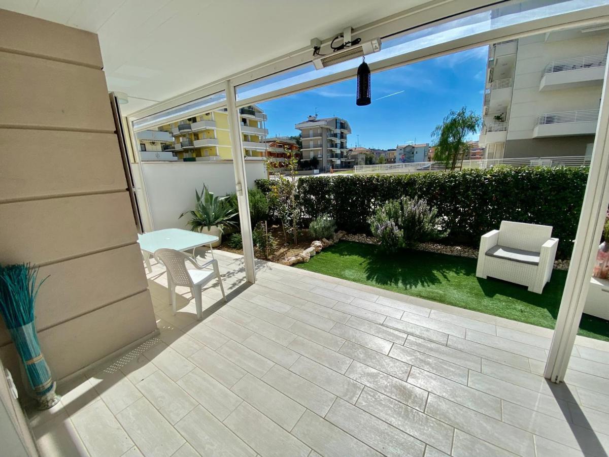 Appartamento Al Mare Con Giardino, Spiaggia E Piscina ألبا أدرياتيكا المظهر الخارجي الصورة