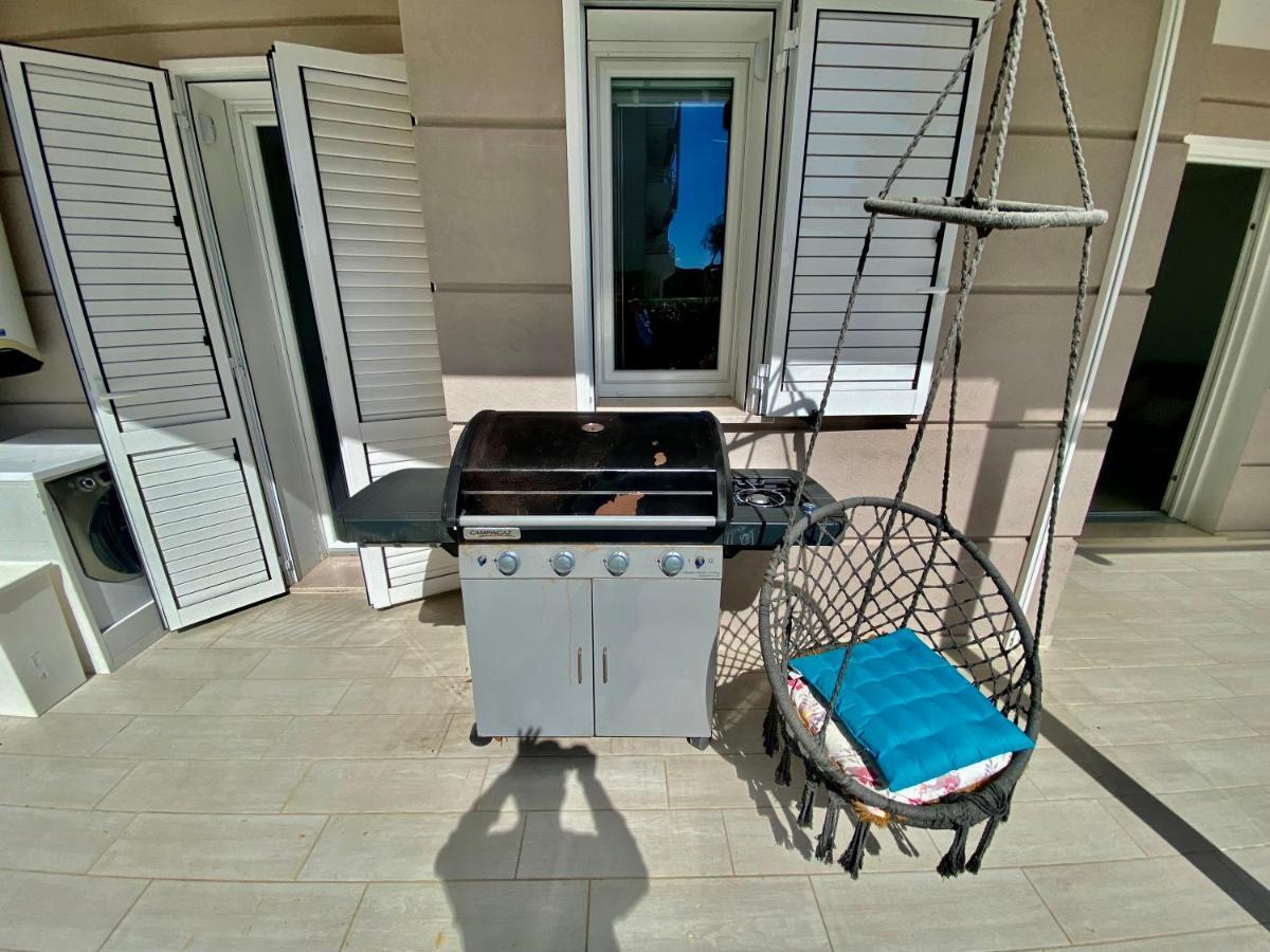 Appartamento Al Mare Con Giardino, Spiaggia E Piscina ألبا أدرياتيكا المظهر الخارجي الصورة